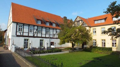 GEPFLEGTE  2-ZIMMER-WOHNUNG  IN  BELIEBTER  WOHNANLAGE  MIT  BALKON