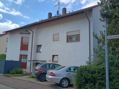 Schöne geschnittene 2-Zimmer Dachgeschoss-Wohnung mit Balkon, EBK, TG-Stellplatz in LB-Poppenweiler