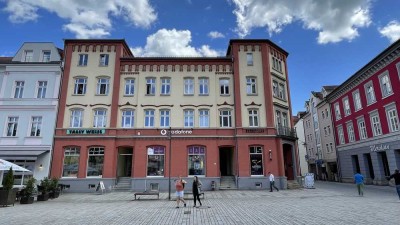 1-Raum-Wohnung mit Einbauküche und Fahrstuhl im Haus