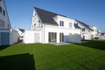 Sofort bezugsfrei! Komplett ausgestattete und exklusive XL-Doppelhausvilla an den Angerbachauen