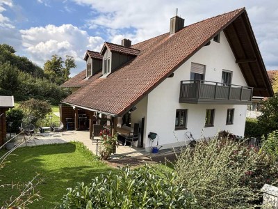 GEPFLEGTE DOPPELHAUSHÄLFTE MIT WOHLFÜHLCHARAKTER IN VIECHT