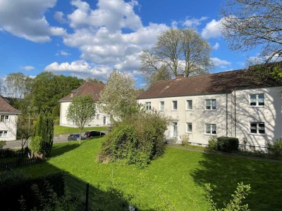 Reserviert ! Provisionsfrei ins Glück ! 3 Zimmer Wohnung mit Garten!