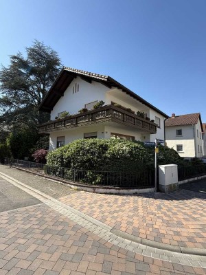 Gepflegtes Haus mit großem Garten in ruhiger Lage.