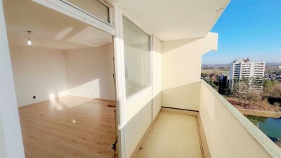 Stilvolle Zweizimmerwohnung mit atemberaubendem Ausblick, Südbalkon und TG-Stellplatz