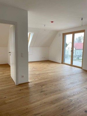 helle und gut geschnittene 2 Zimmer DG Wohnung mit Balkon 27