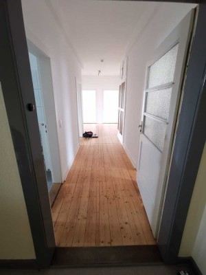 helle 5-Zimmer Altbauwohnung