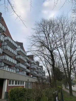 Helle, gepflegte 3-Zimmer-Wohnung mit Balkon und Einbauküche in Ammersbek