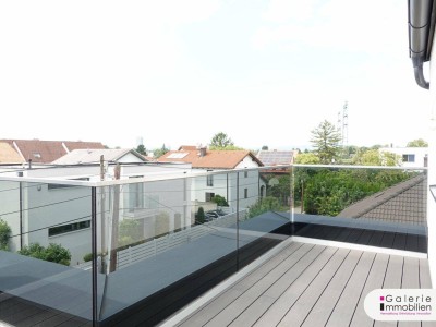 Erstbezug: Sehr schöne, helle und ruhige Doppelhaushälfte (links) mit 4 Zimmern, Eigengarten und Panoramablick-Dachterrasse!