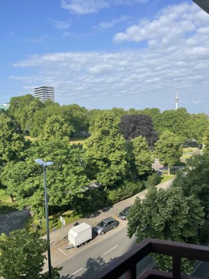 Schöne 2 Zimmer Wohnung im Zentrum mit Südbalkon und Tiefgaragenstellplatz