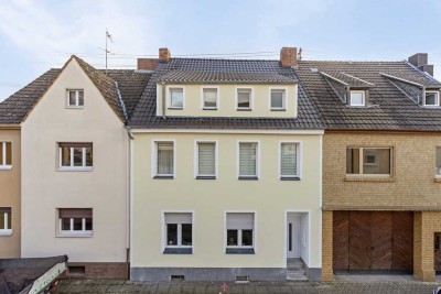 Modernisiertes 3-Familienhaus mit Einliegerappartement in Troisdorf Oberlar