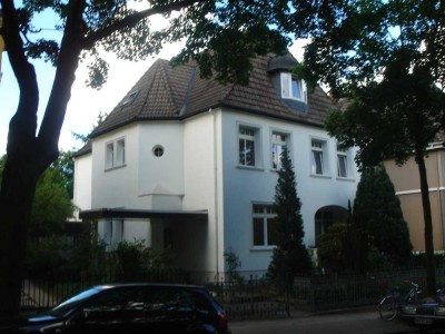 Stilvolle, geräumige und gepflegte 3-Zimmer-Wohnung mit Balkon und EBK in Ohlsdorf, Hamburg