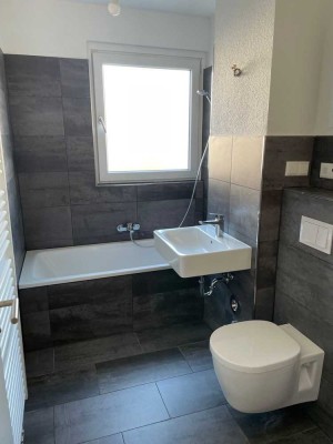 Wir modernisieren für Sie! 3-Zi.-Whg. mit Balkon in fußläufiger Nähe zur RÜ!