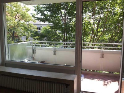 1 Zimmer Appartement renoviert mit Balkon in SBahn nähe