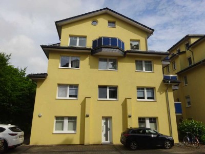 Exklusive 3-Zimmer-Wohnung freut sich auf anspruchsvolle Bewohner, mit Aufzug, EBK und Balkon