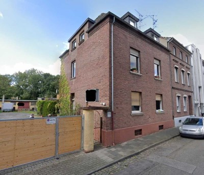 Freundliche 4-Zimmer-EG-Wohnung mit Terrasse in Mönchengladbach