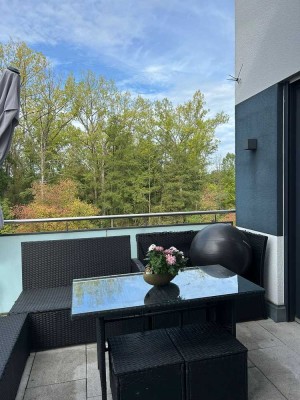 Stilvolle, neuwertige 3-Zimmer-Penthouse-Wohnung mit geh. Innenausstattung mit EBK