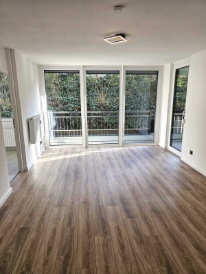 Einziehen und wohlfühlen: sanierte 2-Zimmerwohnung mit Balkon!