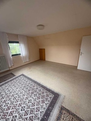 Schöne 5-Zimmer-Wohnung mit Balkon und EBK in Kaiserslautern