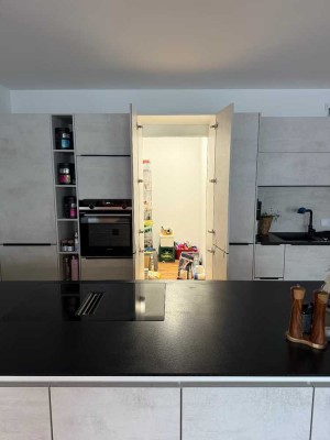 Neuwertige Wohnung mit vier Zimmern und EBK in Simbach am Inn