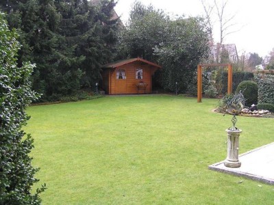 Wohnung im Zweifamilienhaus mit Gartennutzung am Moselbachpark.