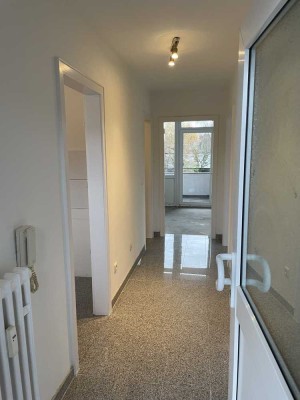 Gepflegte 3-Zimmer-Wohnung mit Balkon im 2. OG in Krefeld Linn