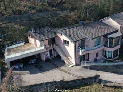 Ein Haus, zwei Wohnungen, fantastische Aussicht – großzugiges ZFH in Thalheim bei Wels.
