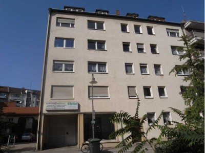 Rennweg! Hell, 2 Zimmer, Balkon, ganz oben, mit KÜCHE und Waschmaschine