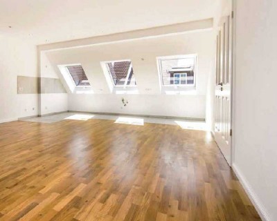 + Hochwertig und energetisch saniertes Denkmal mit West-Balkon, Parkett, Wohnküche, CAT-7 Netzwerk +