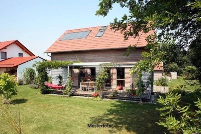 Einfamilienhaus mit Doppelgarage
