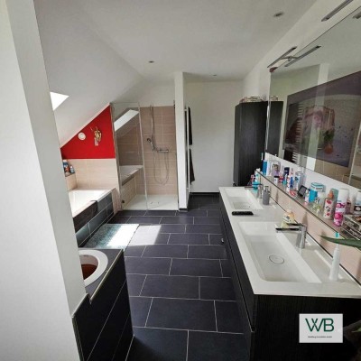 Familientraum! Freistehendes Einfamilienhaus mit unverbautem Blick in die Feldmark