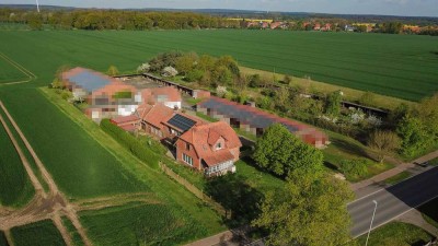 Teilsaniertes Zweifamilienhaus im Grünen - sofort verfügbar - Wohnen auf dem Land mit viel Fläche