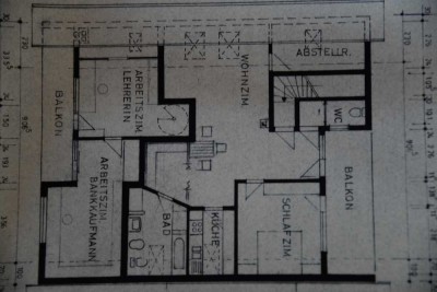 Helle 2-Zimmer-Dachgeschosswohnung mit Balkon in ruhiger Lage von Remseck-Halden – frei ab 1. Juli
