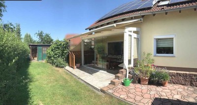 EFH mit Garagen, Wintergarten u. Kamin