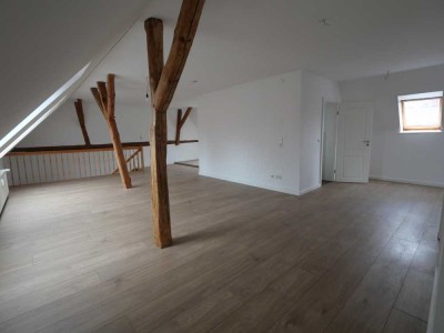 Sehr großzügige 3-Zimmer-Wohnung mit neuwertiger EBK und Gartenanteil