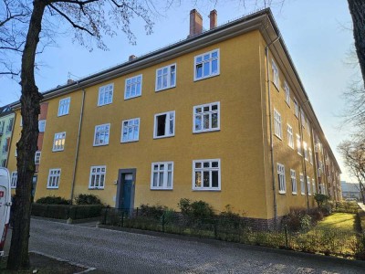 Kapitalanlage: Großzügige 2 Zimmer-Altbauwohnung, 1. OG rechts, vermietet, 59,30 qm!