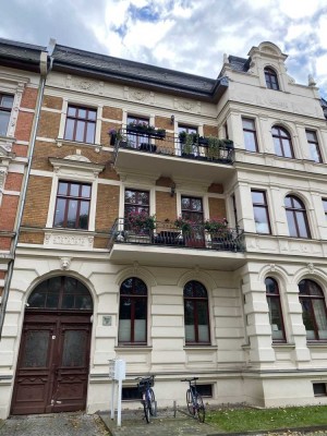 Günstige, geräumige und gehobene 2-Zimmer-Wohnung mit Balkon in Dessau-Nord