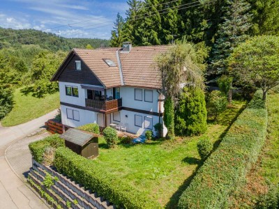 Ein Zweifamilienwohnhaus mit Viel Platz. Viel Aussicht. Viel Zuhause.