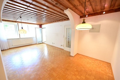 LEHEN NAHE SALK | Geräumige 3‑Zimmer-Wohnung mit Loggia in zentraler Lage