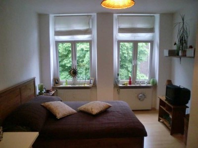 Reserviert!! Helle 2- Zimmerwohnung mit Süd-Balkon - in Jugendstil-Altbau in Elberfelder Nordstadt