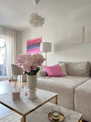 Zentrumsnah: wunderschöne helle 45 qm-Wohnung, 1 Zimmer, Küche, Tageslicht-Bad, Balkon mit Aussicht