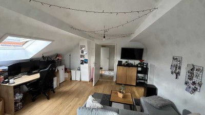 Geschmackvolle, sanierte 1-Raum-DG-Wohnung mit Balkon in Hagenbach