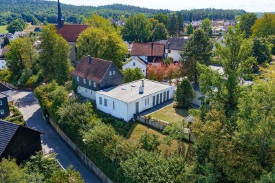 Außergewöhnliches Wohnensemble in Rödental-Einberg: Historisches Wohnhaus mit modernem Bungalow