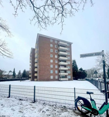 Neuss-Gnadental: Helle u. gepflegte 3-Zim. Wohnung mit Aufzug, EBK und Balkon