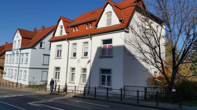 Saniertes Mehrfamilienhaus mit Stellplätzen u. Balkonen