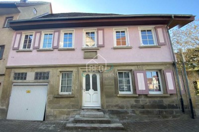 Zentral & besonders: Charmantes Wohnhaus mit Garage direkt an der Fußgängerzone