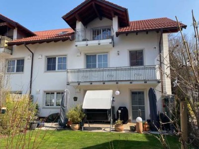 helle 3-Zimmer-Wohnung mit Balkon in Forstinning