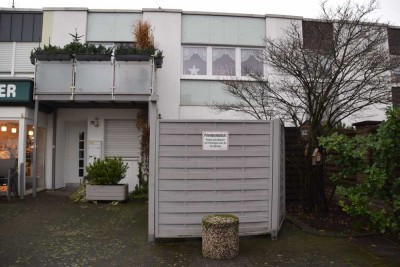 Eigennutzung oder Kapitalanlage - beides möglich - saniertes Reihenhaus in Dormagen-Alt-Hackenbroich