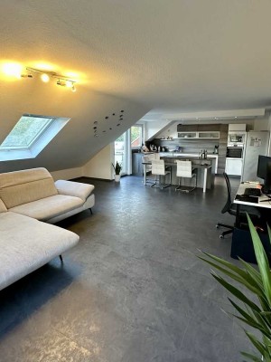 Helle 3,5 Zimmer Wohnung mit Balkon und Stellplatz in ruhiger Lage