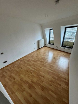 Helle 3-Zimmer Wohnung im Zentrum von Moers mit großzügigem Wohn-Essbereich!