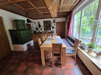 Renovierugsbedürftige Wohnung mit dem gewissen Etwas!